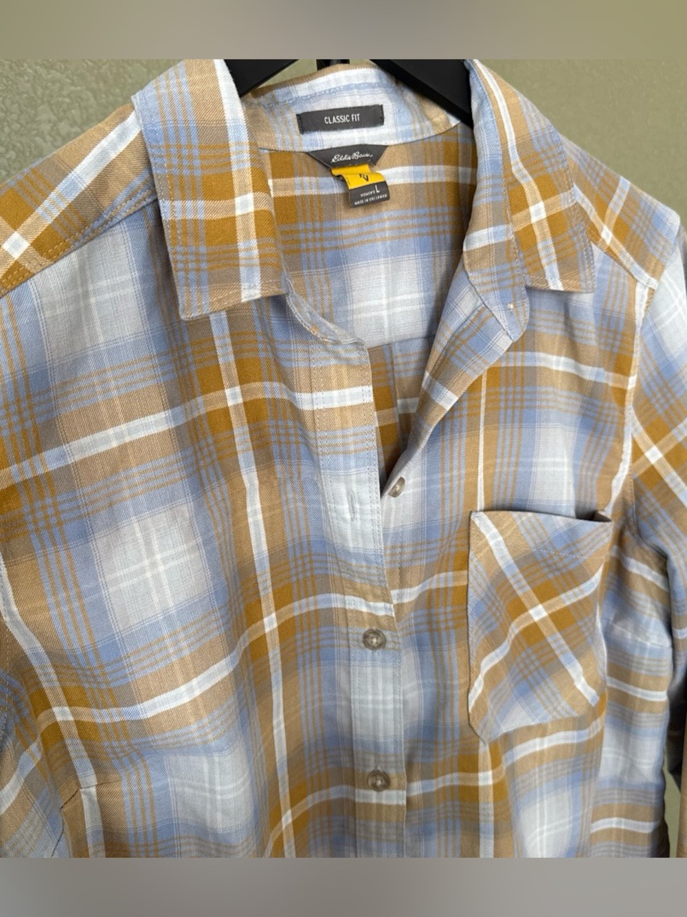 Super Soft Eddie Bauer Women’s Flannel - Picture 3 of 6